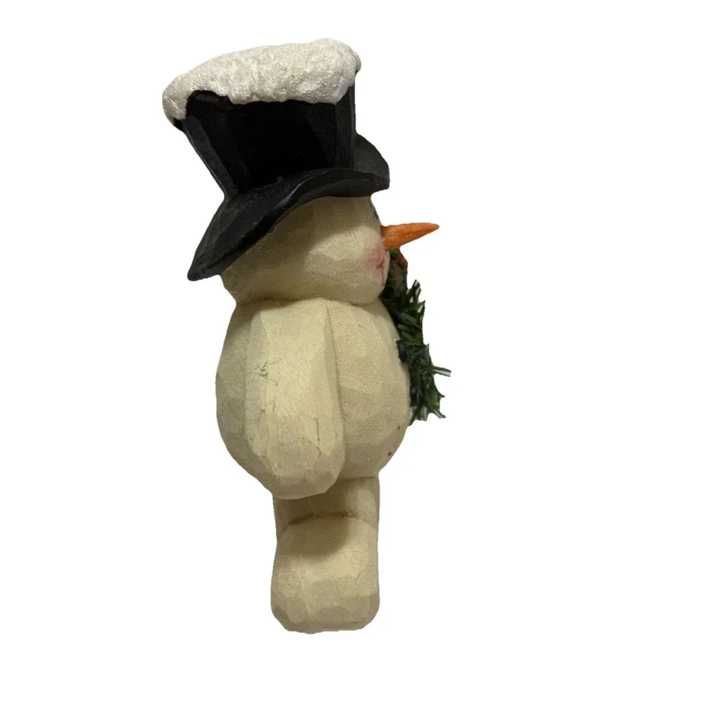 Chunky Snowman With Wreath Faux Wood Carving Resin 5